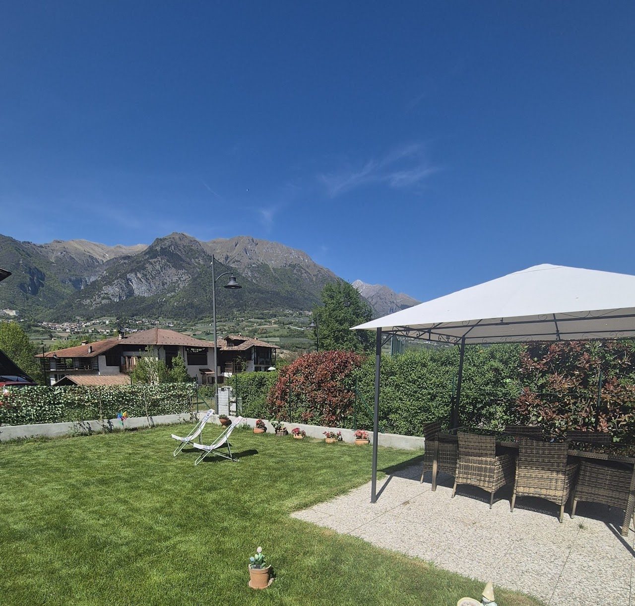 Casa Regina 21 garden and mountain view in Cares